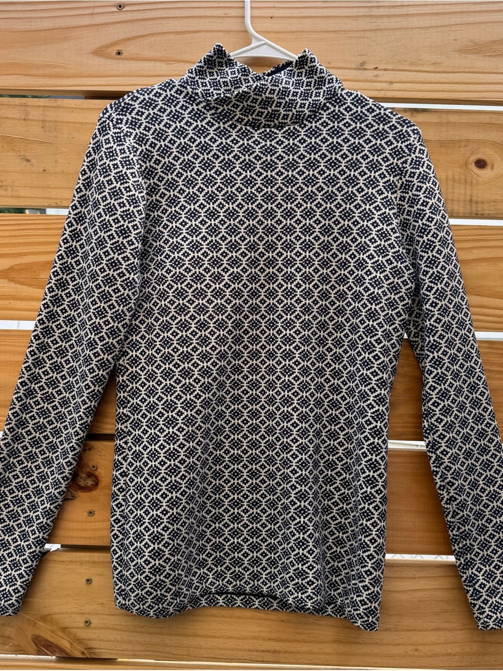 Duluth Trading Co Navy and White Patterned Long-Sleeve Turtleneck Sweater
